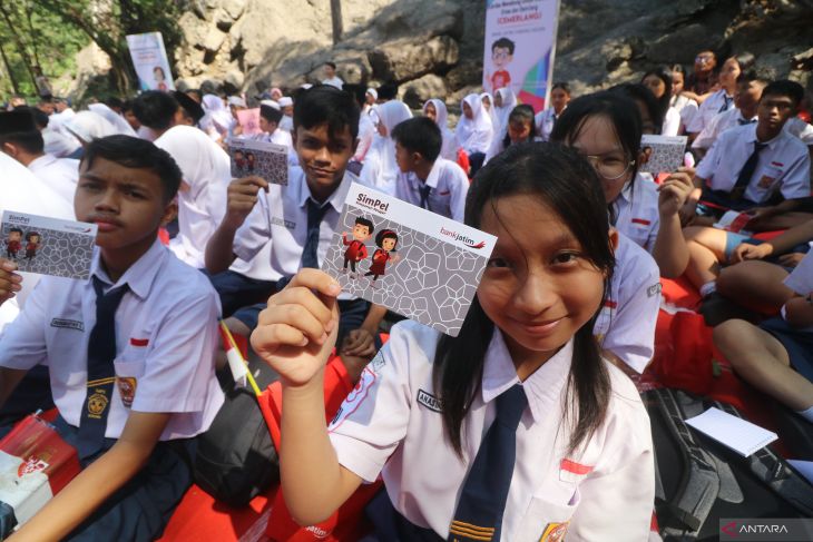 Cerdas Menabung Untuk Indonesia Emas dan Gemilang