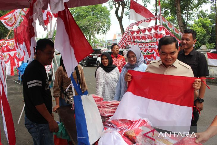 Penjualan Bendera di Medan