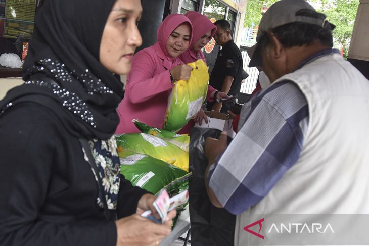 Gerakan pangan murah Polri di Ciamis