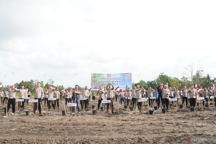 Polda Babel dan jajaran serentak tanam ribuan bibit pohon sambut HUT Ke-80 RI