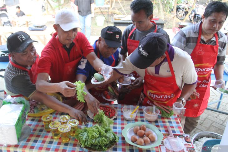Lomba memasak nasi goreng warisan budaya