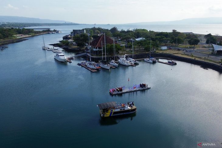 Upacara Kemerdekaan di Pantai Boom