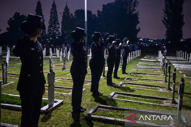 Apel kehormatan dan renungan suci di Bandung
