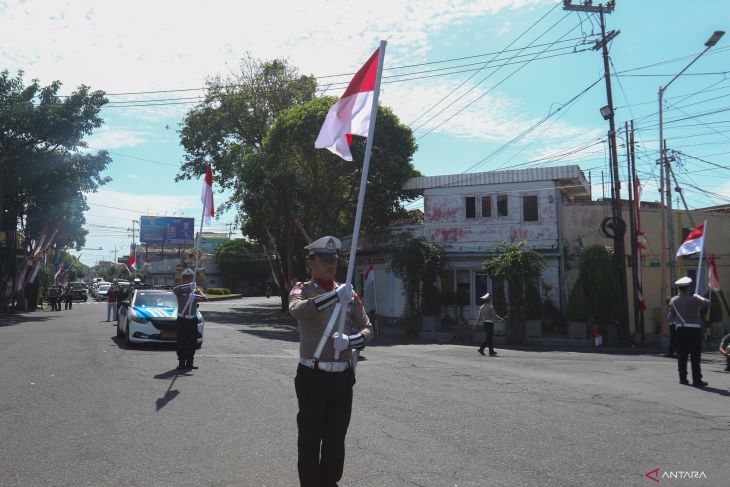 Detik-detik proklamasi bersama pengguna jalan