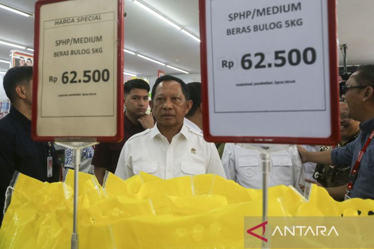 Mendagri tinjau distribusi beras SPHP di Kota Serang