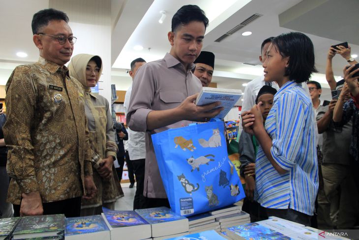 Wapres Gibran kunjungi pusat perbelanjaan di Pontianak