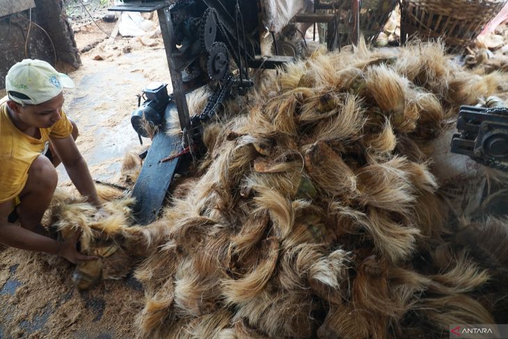 UKM pengolahan limbah sabut kelapa di Tulungagung