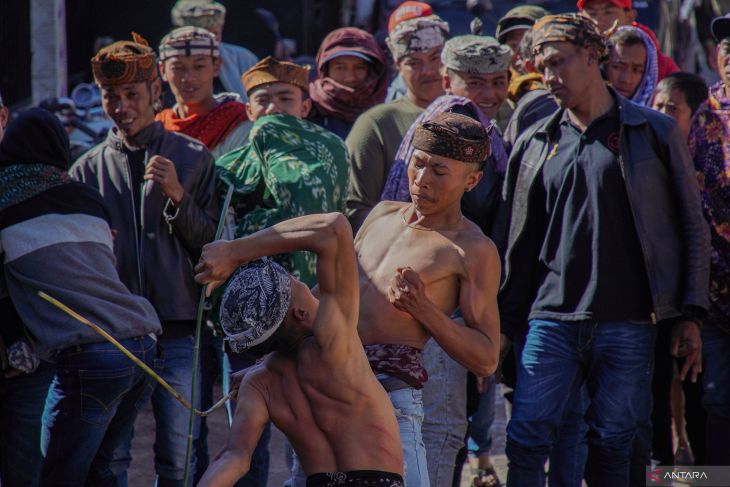 Tradisi Ojung Suku Tengger