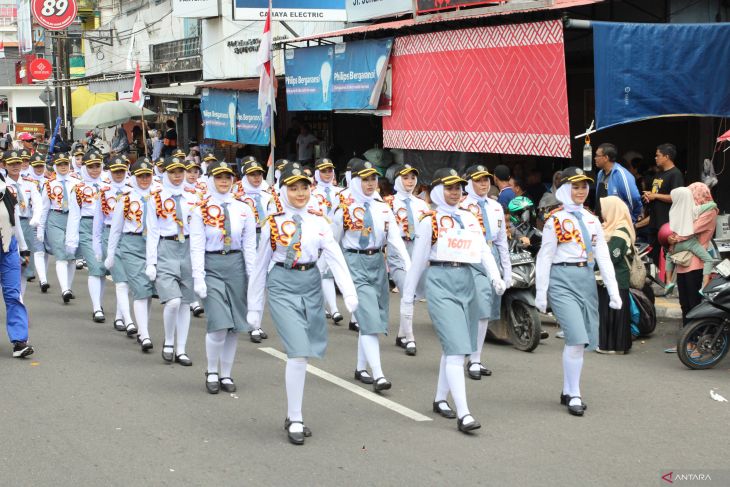 Pawai Baris Berbaris HUT Ke-80 RI di Babel