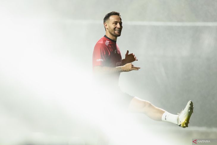 Latihan Timnas Indonesia di Surabaya