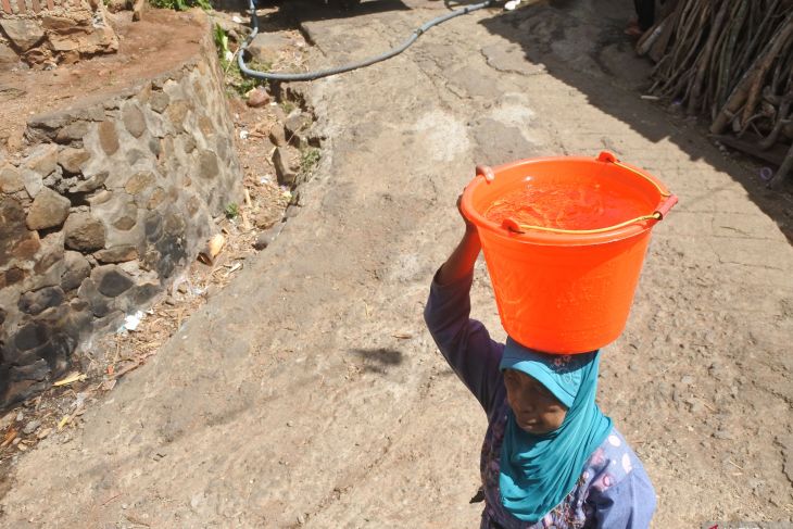 BPBD Bondowoso distribusikan air bersih