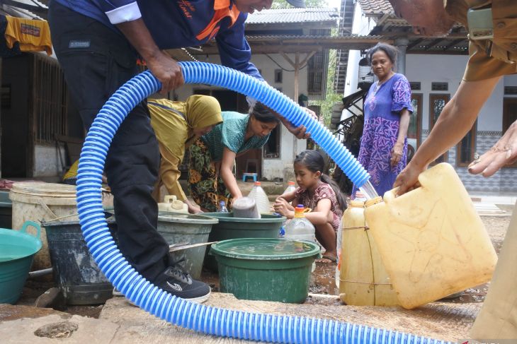 BPBD Bondowoso distribusikan air bersih