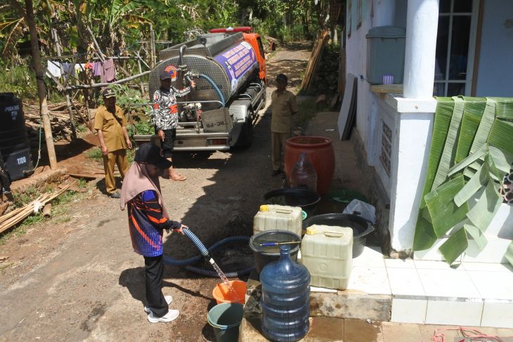 BPBD Bondowoso distribusikan air bersih