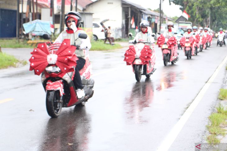Pawai kendaraan hias HUT ke-80 RI