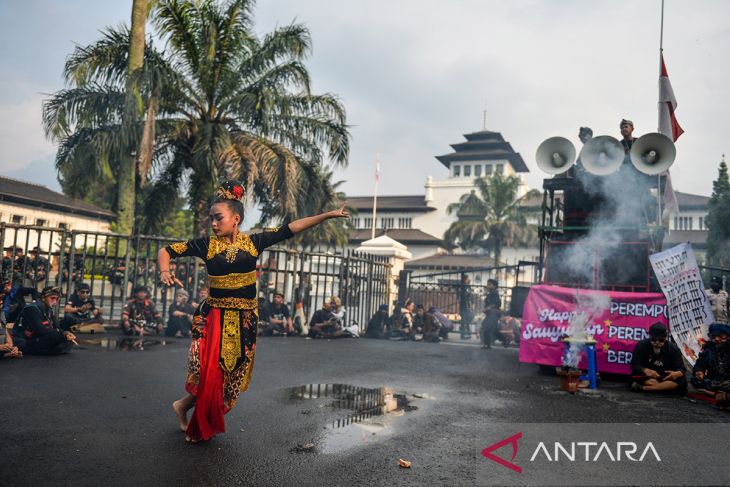 Aksi damai pelaku seni di Jawa Barat