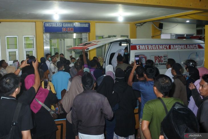 Korban kecelakaan bus tiba di Jember