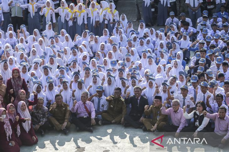 Program sekolah gratis di Kota Serang