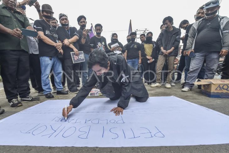 Aksi solidaritas jurnalis di Mapolda Jambi