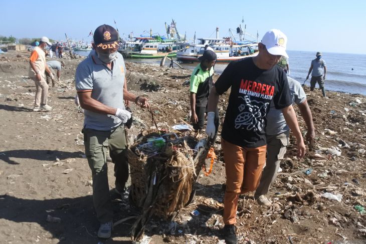 World Cleanup Day di Situbondo