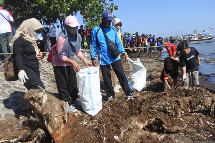 World Cleanup Day di Situbondo