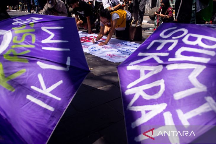 Aksi Draw The Line di Bandung