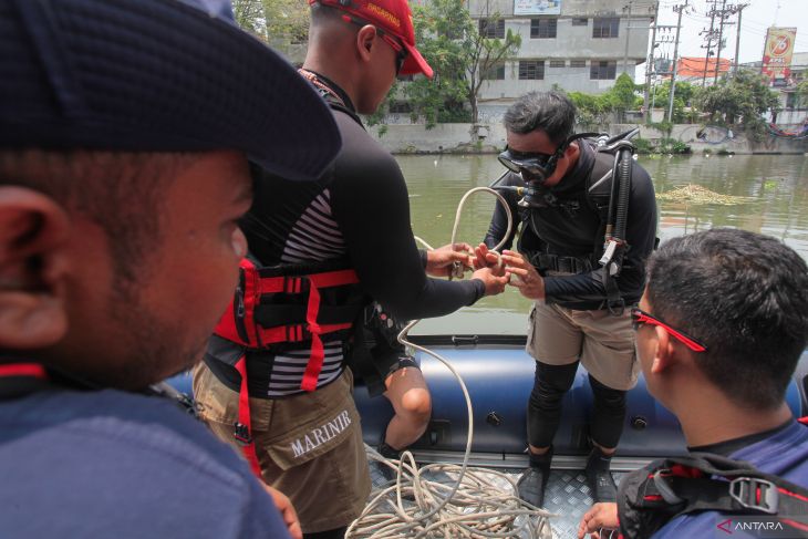 Latihan pencarian korban tenggelam