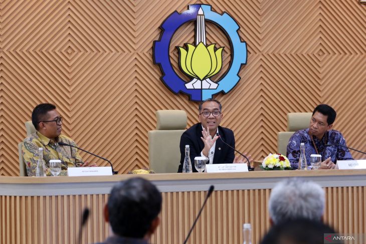 Mendikti Saintek hadiri forum wakil rektor Indonesia