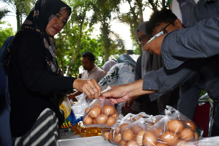 Pasar murah Pemprov Jatim