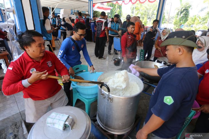 Dapur umum untuk warga terdampak gempa Situbondo