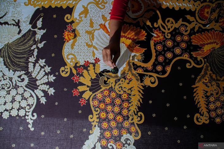 Batik pewarna alami khas Lumajang