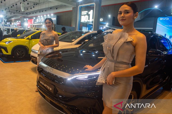 Pameran otomotif GIIAS 2025 di Bandung