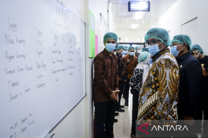 Gubernur Banten tinjau SPPG di Tangerang