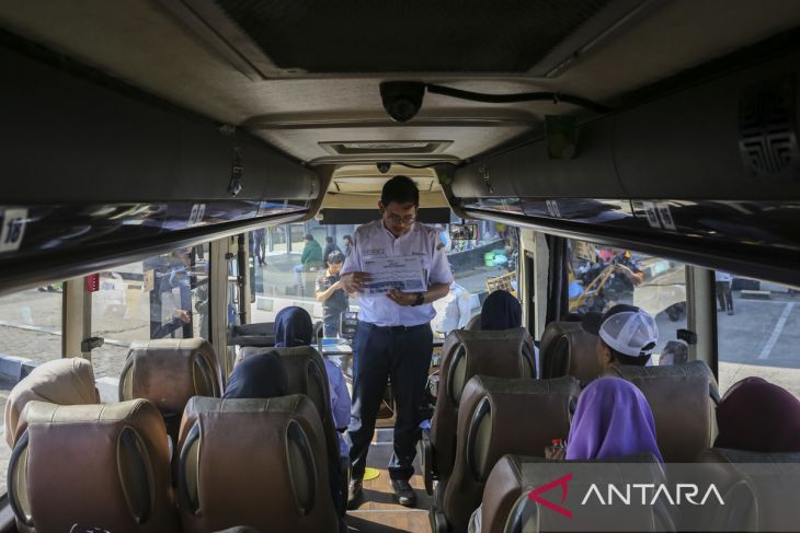 Peluncuran layanan bus Trans Banten