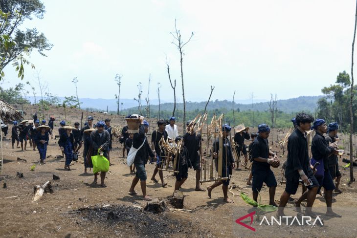 Tradisi Ngasuk masyarakat Suku Badui