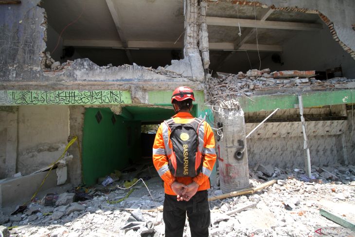 Penutupan operasi SAR mushalla ambruk di Ponpes Al Khoziny