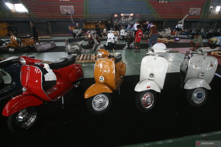 Kontes skuter Vespa di Kediri