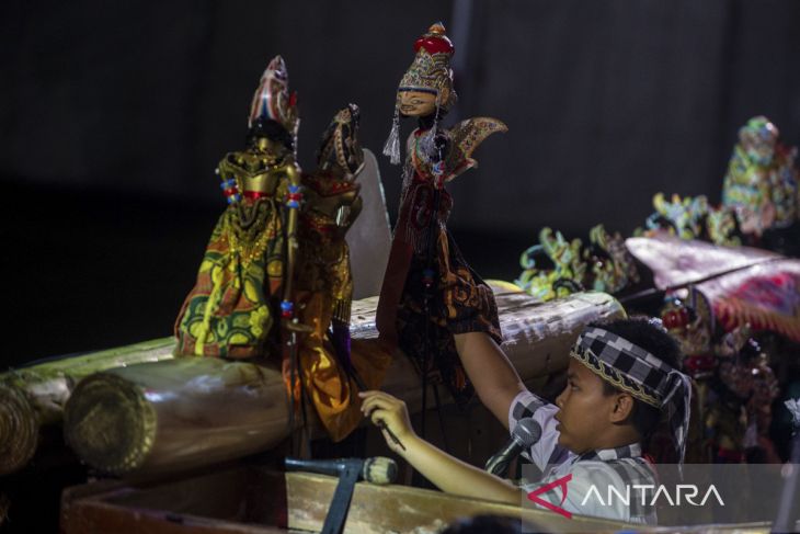 Regenerasi kesenian wayang golek