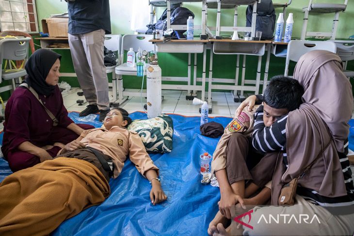 Penanganan korban diduga keracunan MBG di Cisarua