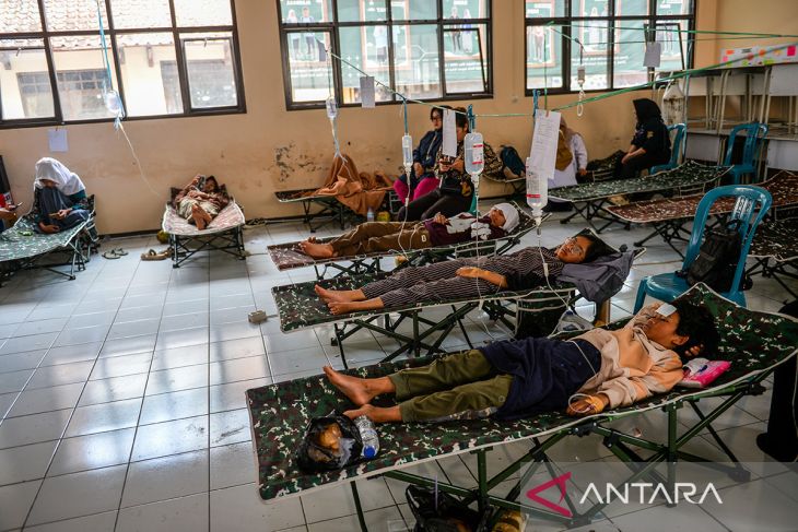 Korban diduga keracunan MBG di Bandung Barat bertambah