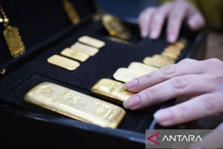 Harga emas Antam naik jadi Rp2,67 juta/gram pada Minggu