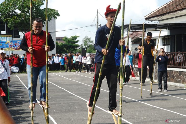 Festival permainan tradisional di Tulungagung