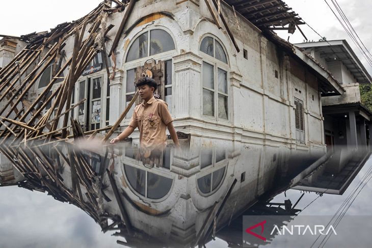 Rumah berstatus ODCB ambruk di Kabupaten Bandung Barat