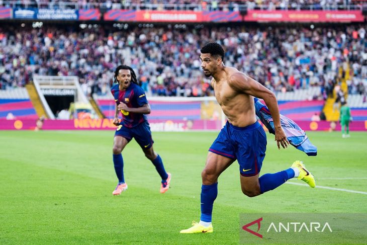 Liverpool pinjam Ronald Araujo dari Barcelona