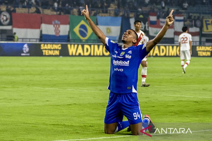 Persib Bandung menang melawan Persis Solo