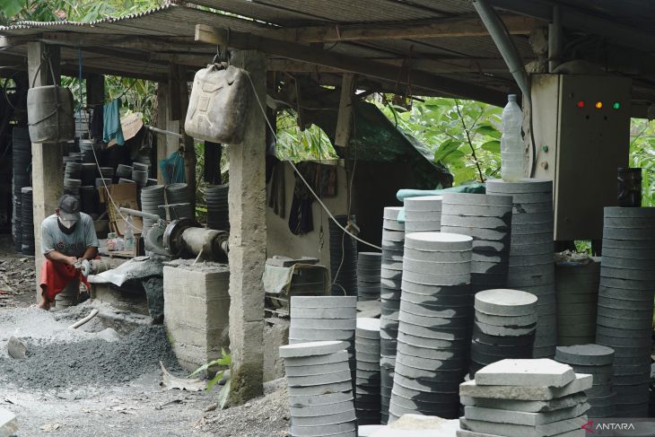 Kendala industri mikro kerajinan cobek batu