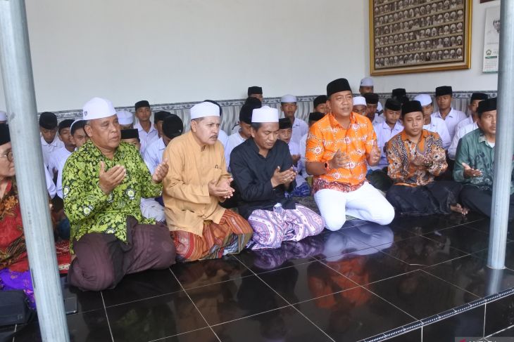 Doa bersama untuk korban atap ponpes ambruk