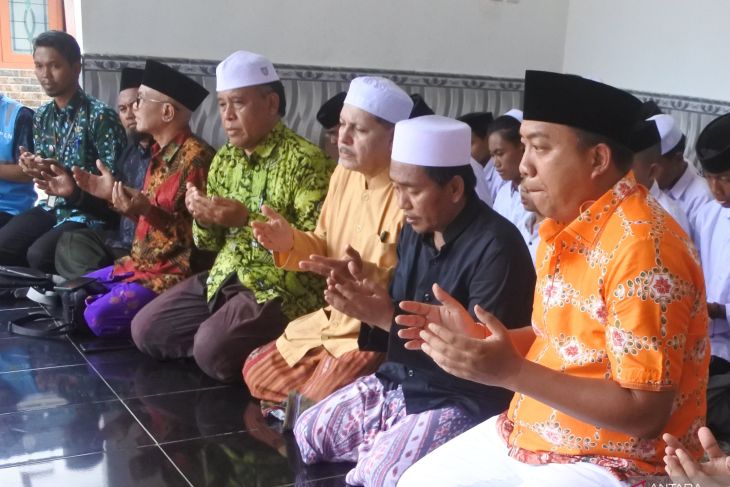 Doa bersama untuk korban atap ponpes ambruk