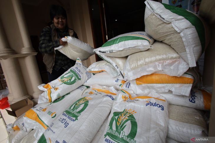 Penyaluran bantuan pangan di Kota Kediri