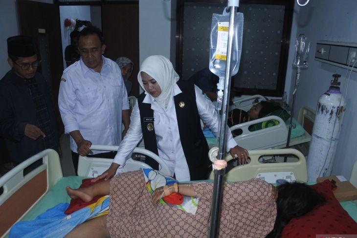 Atap asrama ponpes ambruk di Situbondo