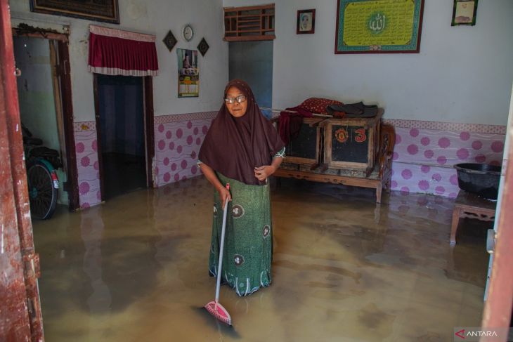 Penanganan dan bantuan untuk korban banjir di Lumajang